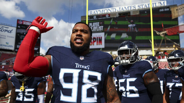 TAMPA, FL - NOVEMBER 12: Jeffery Simmons #98 of the Tennessee Titans gives a speech in the team huddle prior to an NFL football game against the Tampa Bay Buccaneers at Raymond James Stadium on November 12, 2023 in Tampa, Florida.