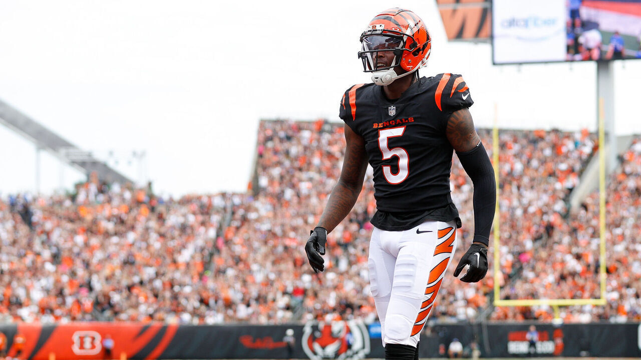 CINCINNATI, OH - SEPTEMBER 17: Cincinnati Bengals wide receiver Tee Higgins (5) reacts after scoring a touchdown during the game against the Baltimore Ravens and the Cincinnati Bengals on September 17, 2023, at Paycor Stadium in Cincinnati, OH. (Photo by Ian Johnson/Icon Sportswire via Getty Images