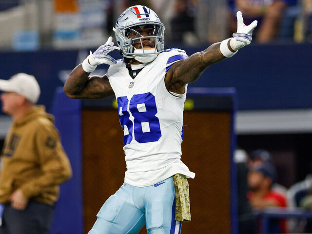 ARLINGTON, TX - NOVEMBER 12: Dallas Cowboys wide receiver CeeDee Lamb (88) signals after making a first down reception during the game between the Dallas Cowboys and New York Giants on November 12, 2023 at AT&T Stadium in Arlington, TX.