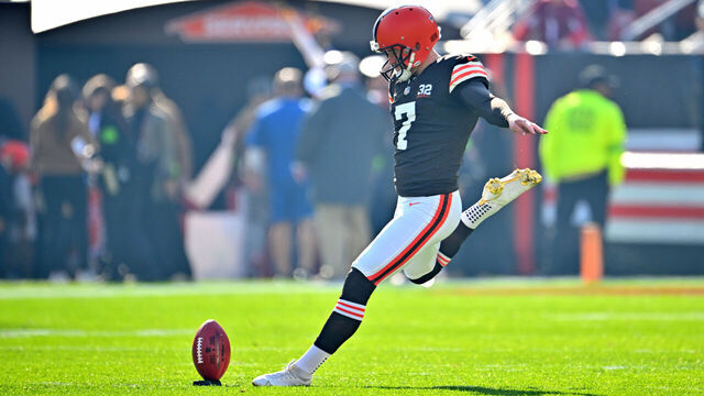 CLEVELAND, OHIO - NOVEMBER 05: Dustin Hopkins #7 of the Cleveland Browns takes the opening kick-off during the game against the Arizona Cardinals at Cleveland Browns Stadium on November 05, 2023 in Cleveland, Ohio.