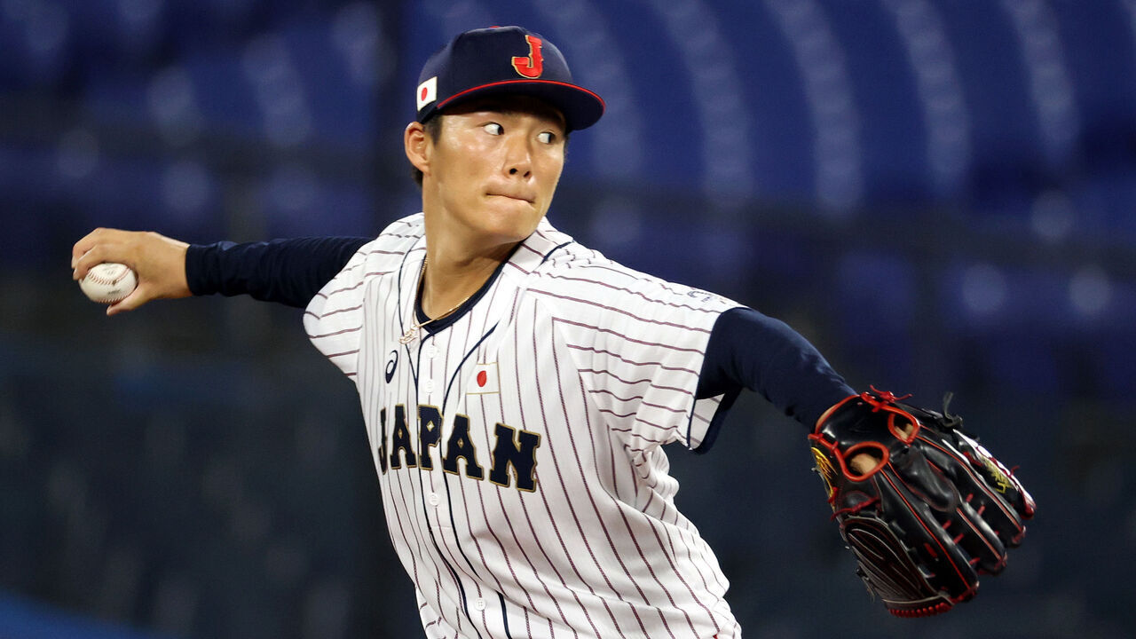 YOKOHAMA, JAPAN - AUGUST 04: Yoshinobu Yamamoto #17 of Team Japan pitches in the first inning against Team Republic of Korea during the semifinals of men's baseball on day twelve of the Tokyo 2020 Olympic Games at Yokohama Baseball Stadium on August 04, 2021 in Yokohama, Japan.