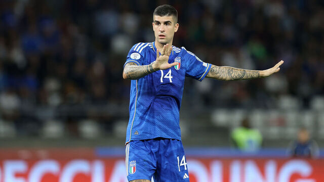 BARI, ITALY - OCTOBER 14: Gianluca Mancini of Italy gestures during the UEFA EURO 2024 European qualifier match between Italy and Malta at Stadio San Nicola on October 14, 2023 in Bari, Italy.