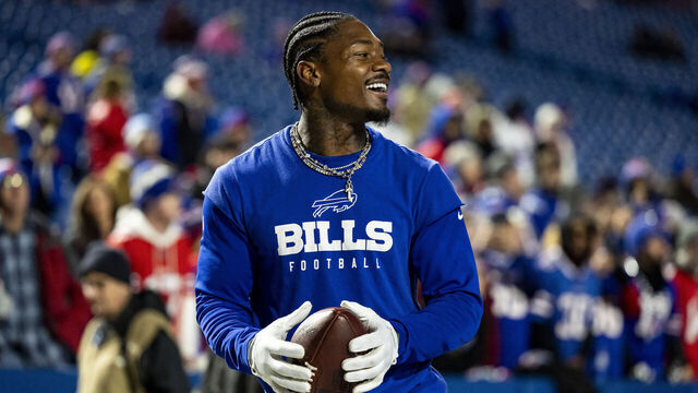 BUFFALO, NEW YORK - NOVEMBER 13: Stefon Diggs #14 of the Buffalo Bills warms up before the game against the Denver Broncos at Highmark Stadium on November 13, 2023 in Buffalo, New York. The Broncos beat the Bills 24-22.