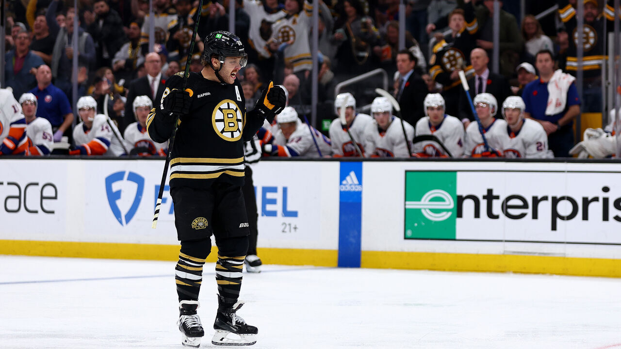 BOSTON, MASSACHUSETTS - NOVEMBER 09: David Pastrnak #88 of the Boston Bruins celebrates after scoring a goal against the New York Islanders during the third period at TD Garden on November 09, 2023 in Boston, Massachusetts. The Bruins defeat the Islanders 5-2.