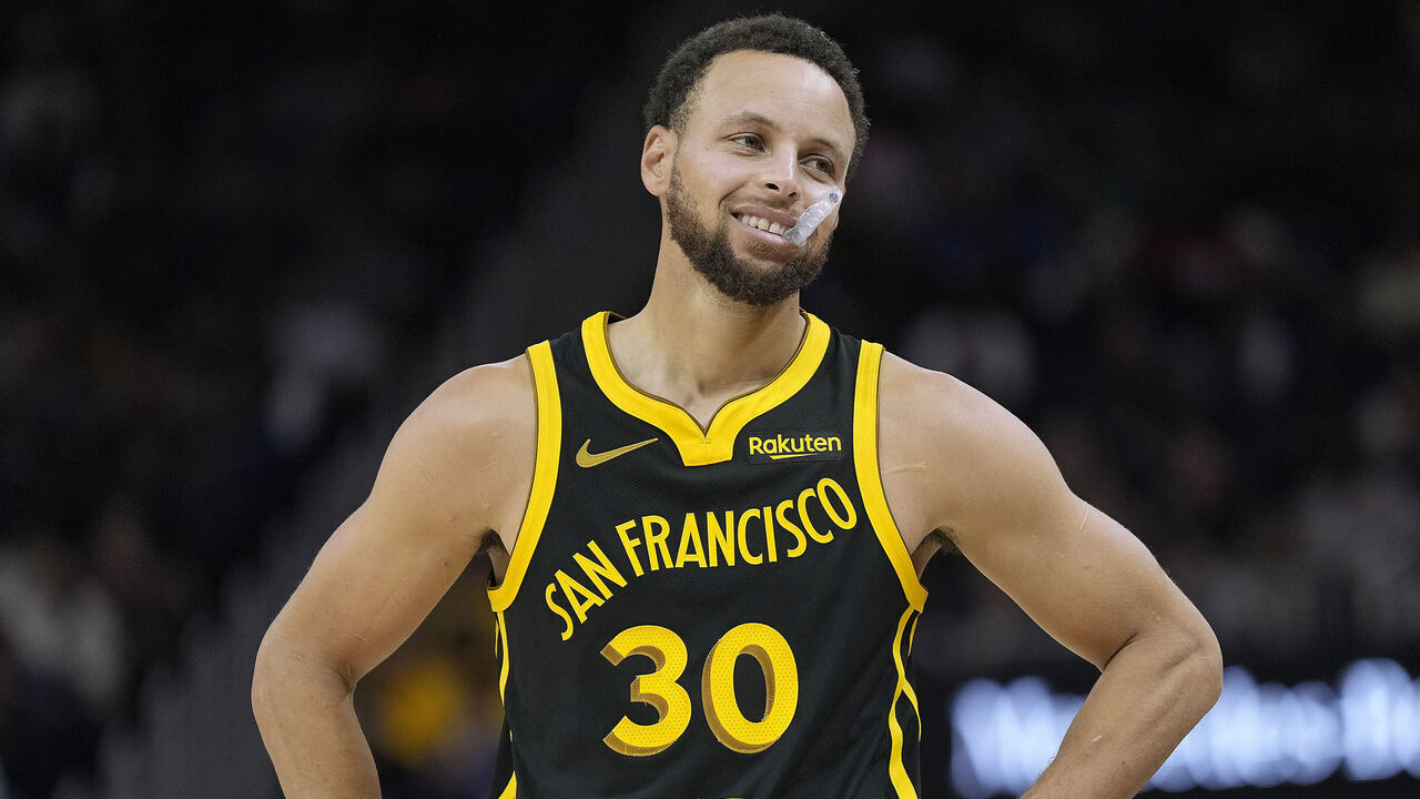 SAN FRANCISCO, CALIFORNIA - NOVEMBER 12: Stephen Curry #30 of the Golden State Warriors looks on against the Minnesota Timberwolves during the second half of an NBA basketball game at Chase Center on November 12, 2023 in San Francisco, California.
