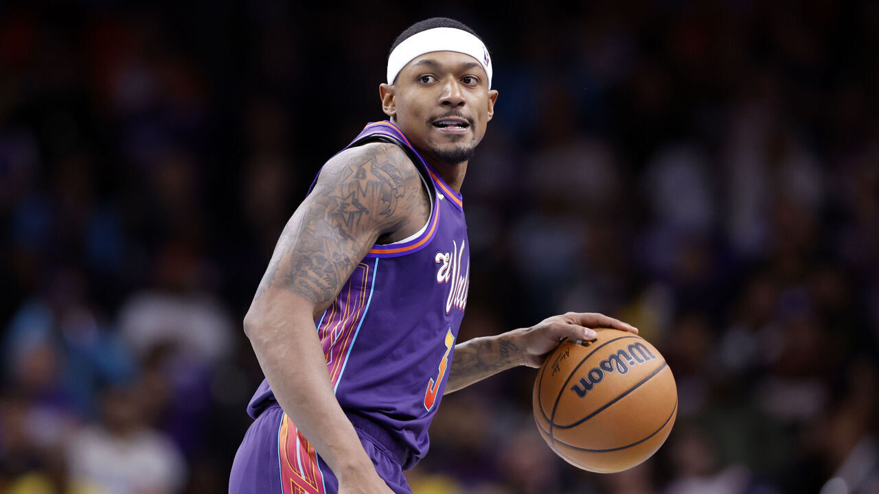 PHOENIX, ARIZONA - NOVEMBER 10: Bradley Beal #3 of the Phoenix Suns controls the ball during the first half of the In-Season Tournament game against the Los Angeles Lakers at Footprint Center on November 10, 2023 in Phoenix, Arizona. The Lakers defeated the Suns 122-119.
