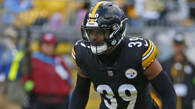 PITTSBURGH, PA - OCTOBER 08: Minkah Fitzpatrick #39 of the Pittsburgh Steelers in action against the Baltimore Ravens on October 8, 2023 at Acrisure Stadium in Pittsburgh, Pennsylvania.