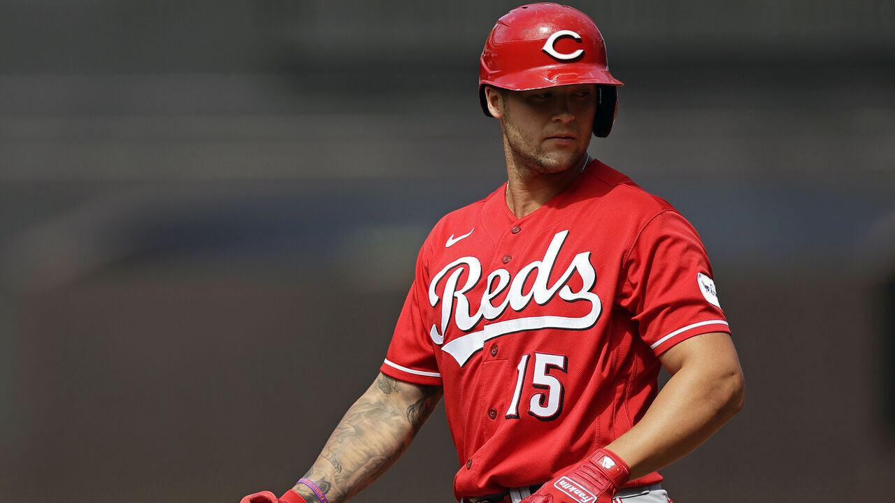 NEW YORK, NY - SEPTEMBER 17: Nick Senzel #15 of the Cincinnati Reds in action against the New York Mets during the first inning at Citi Field on September 17, 2023 in New York City.