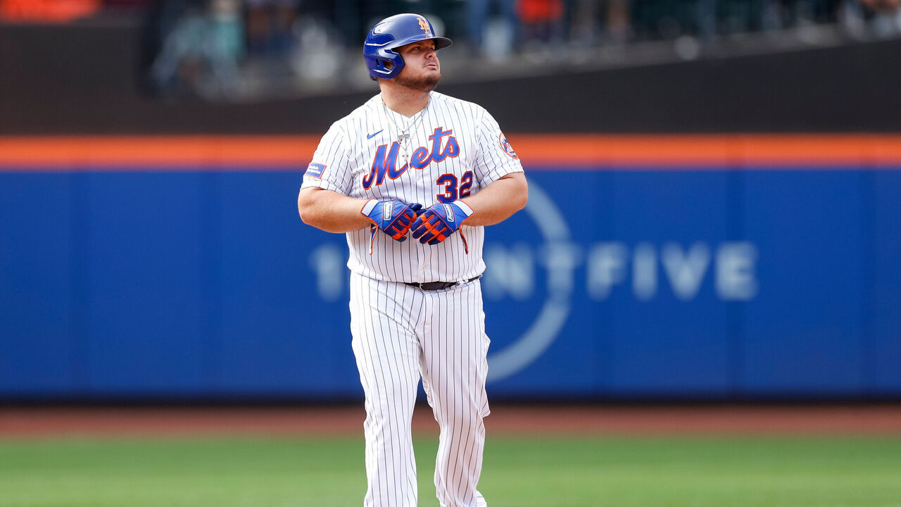 NEW YORK, NEW YORK - SEPTEMBER 17: Daniel Vogelbach #32 of the New York Mets reacts after hitting a double in the seventh inning during a game against the Cincinnati Reds at Citi Field on September 17, 2023 in New York City.