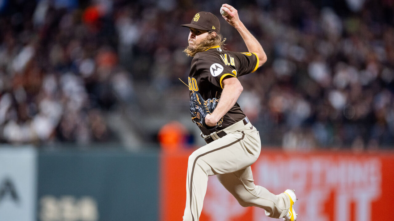 SAN FRANCISCO, CA - SEPTEMBER 27: San Diego Padres Pitcher Scott Barlow (58) throws a pitch during the MLB professional baseball game between the San Diego Padres and the San Francisco Giants on September 27, 2023 at Oracle Park in San Francisco, CA.