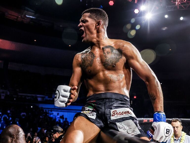 Mix Dismantles Pettis With Submission Wins Bellator Bantamweight Title mix-dismantles-pettis-with-submission-wins-bellator-bantamweight-title