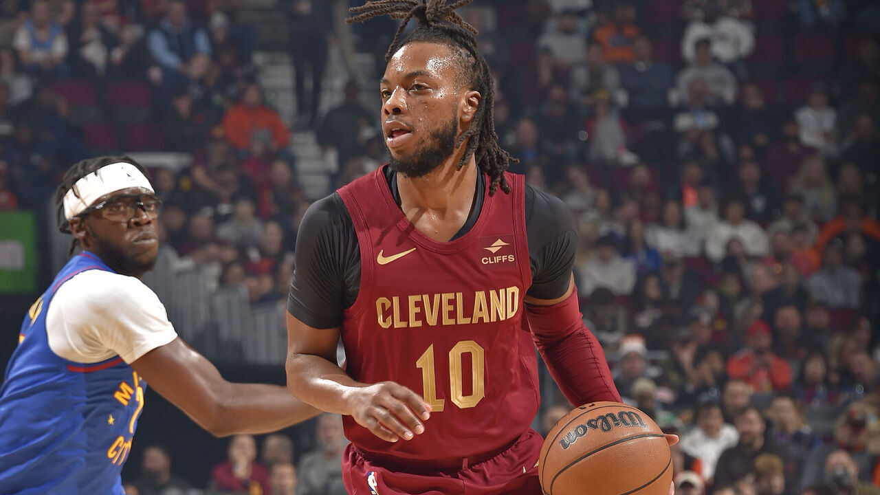 CLEVELAND, OH - NOVEMBER 19: Darius Garland #10 of the Cleveland Cavaliers dribbles the ball during the game against the Denver Nuggets on November 19, 2023 at Rocket Mortgage FieldHouse in Cleveland, Ohio. NOTE TO USER: User expressly acknowledges and agrees that, by downloading and/or using this Photograph, user is consenting to the terms and conditions of the Getty Images License Agreement. Mandatory Copyright Notice: Copyright 2023 NBAE
