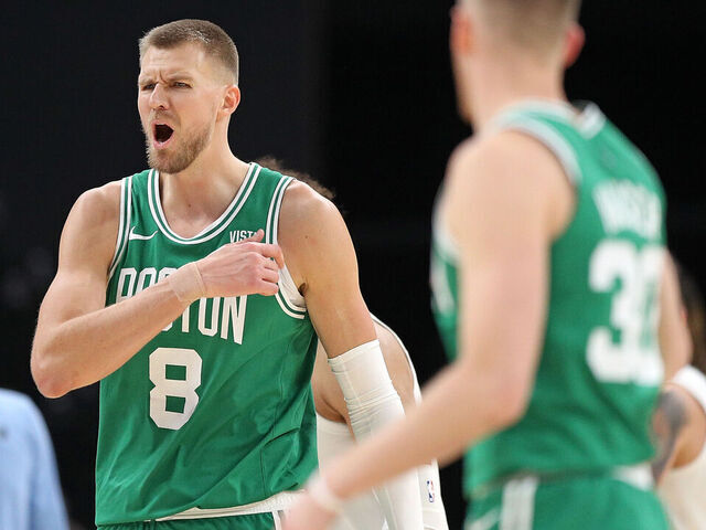 Porzingis' go-ahead dunk lifts NBA-leading Celtics to 6th straight win | theScore.com