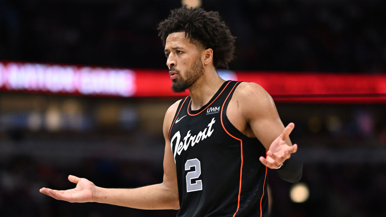 CHICAGO, ILLINOIS - NOVEMBER 12: Cade Cunningham #2 of the Detroit Pistons during the game against Chicago Bulls at the United Center on November 12, 2023 in Chicago, Illinois.