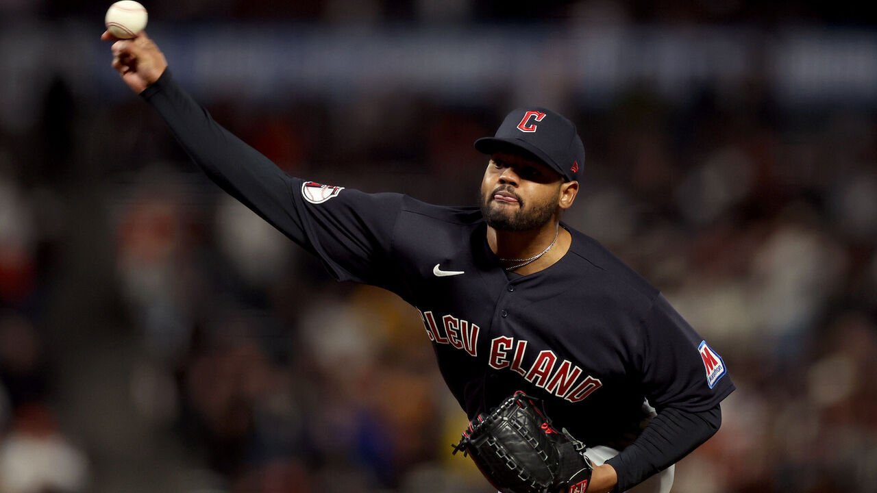 SAN FRANCISCO, CALIFORNIA - SEPTEMBER 12: Reynaldo Lopez #40 of the Cleveland Guardians pitches against the San Francisco Giants in the seventh inning at Oracle Park on September 12, 2023 in San Francisco, California.