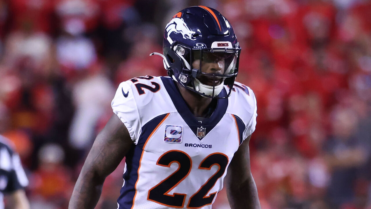 KANSAS CITY, MO - OCTOBER 12: Denver Broncos safety Kareem Jackson (22) during an AFC West matchup between the Denver Broncos and Kansas City Chiefs on Oct 12, 2023 at GEHA Field at Arrowhead Stadium in Kansas City, MO.