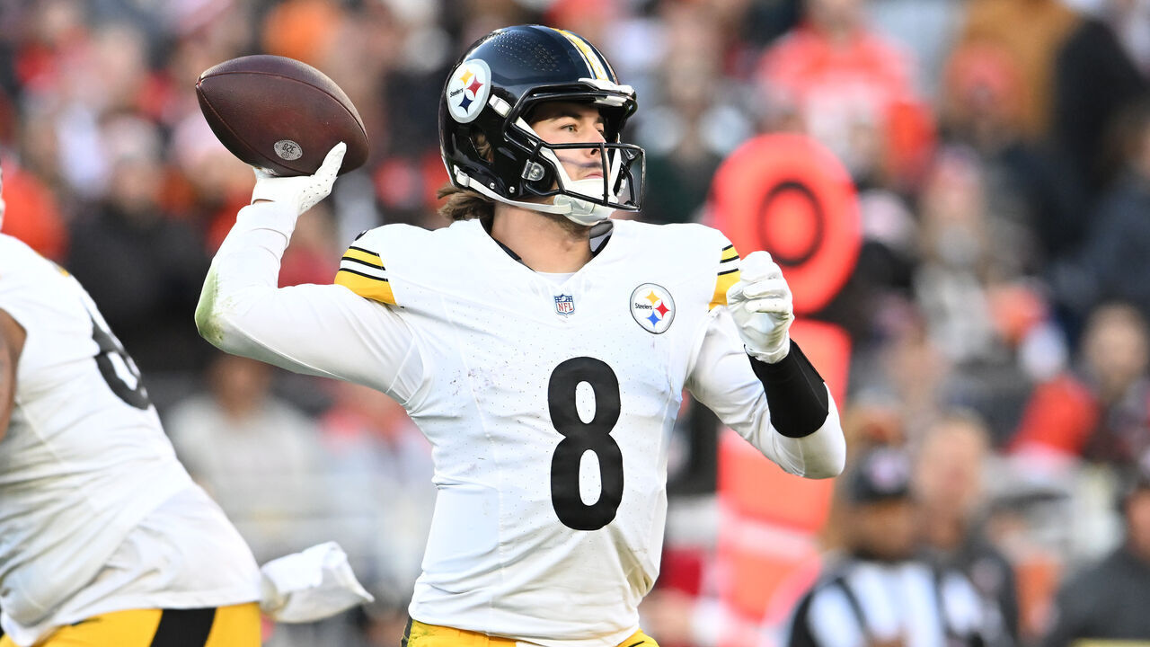 CLEVELAND, OHIO - NOVEMBER 19: Kenny Pickett #8 of the Pittsburgh Steelers throws a pass in the fourth quarter against the Cleveland Browns at Cleveland Browns Stadium on November 19, 2023 in Cleveland, Ohio.
