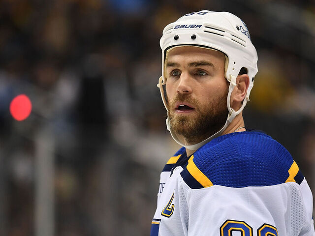 PITTSBURGH, PA - DECEMBER 03: Ryan OReilly #90 of the St. Louis Blues looks on in the first period during the game against the Pittsburgh Penguins at PPG PAINTS Arena on December 3, 2022 in Pittsburgh, Pennsylvania.