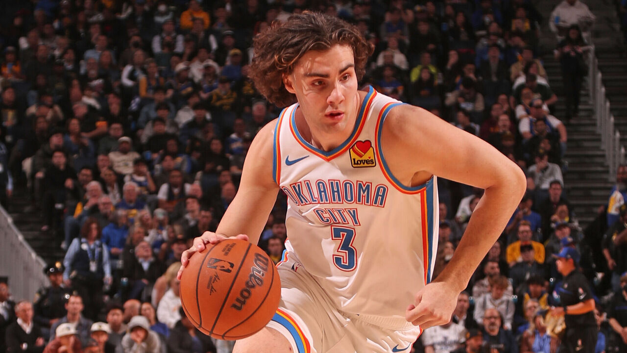 SAN FRANCISCO, CA - NOVEMBER 16: Josh Giddey #3 of the Oklahoma City Thunder dribbles the ball during the game against the Golden State Warriors on November 16, 2023 at Chase Center in San Francisco, California. NOTE TO USER: User expressly acknowledges and agrees that, by downloading and or using this photograph, user is consenting to the terms and conditions of Getty Images License Agreement. Mandatory Copyright Notice: Copyright 2023 NBAE