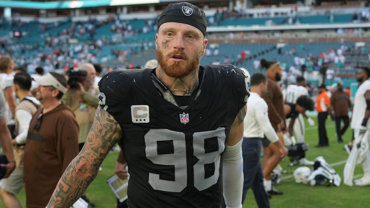 MIAMI GARDENS, FL - NOVEMBER 19: Las Vegas Raiders defensive end Maxx Crosby (98) leaves the field following the game between the Las Vegas Raiders and the Miami Dolphins on Sunday, November 19, 2023 at Hard Rock Stadium, Miami, Fla.
