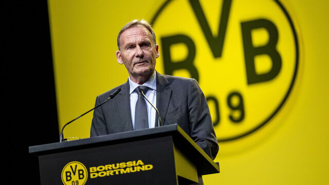DORTMUND, GERMANY - NOVEMBER 26: Hans-Joachim Watzke (CEO of Borussia Dortmund) during the annual general meeting of Borussia Dortmund at Westfalenhalle on November 26, 2023 in Dortmund, Germany.