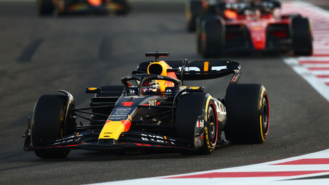 ABU DHABI, UNITED ARAB EMIRATES - NOVEMBER 26: Max Verstappen of the Netherlands driving the (1) Oracle Red Bull Racing RB18 on track during the F1 Grand Prix of Abu Dhabi at Yas Marina Circuit on November 26, 2023 in Abu Dhabi, United Arab Emirates.
