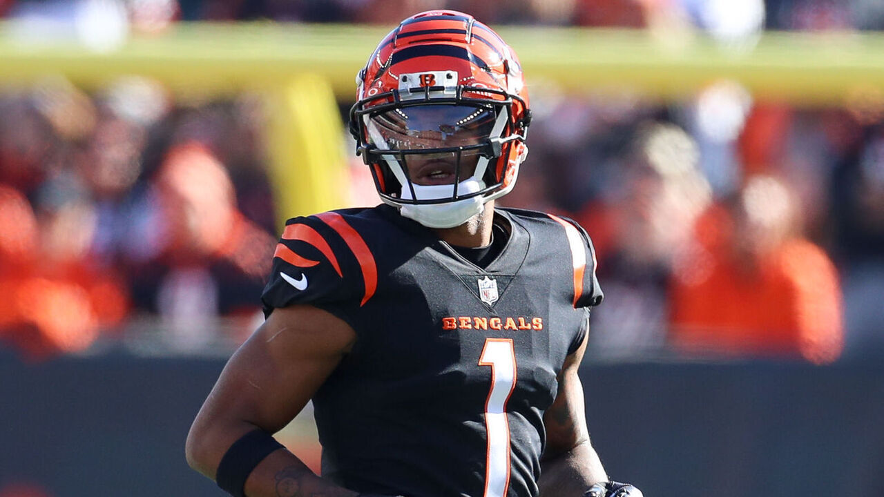 CINCINNATI, OH - NOVEMBER 12: Cincinnati Bengals wide receiver Ja'Marr Chase (1) lines up for a play during the game against the Houston Texans and the Cincinnati Bengals on November 12, 2023, at Paycor Stadium in Cincinnati, OH.