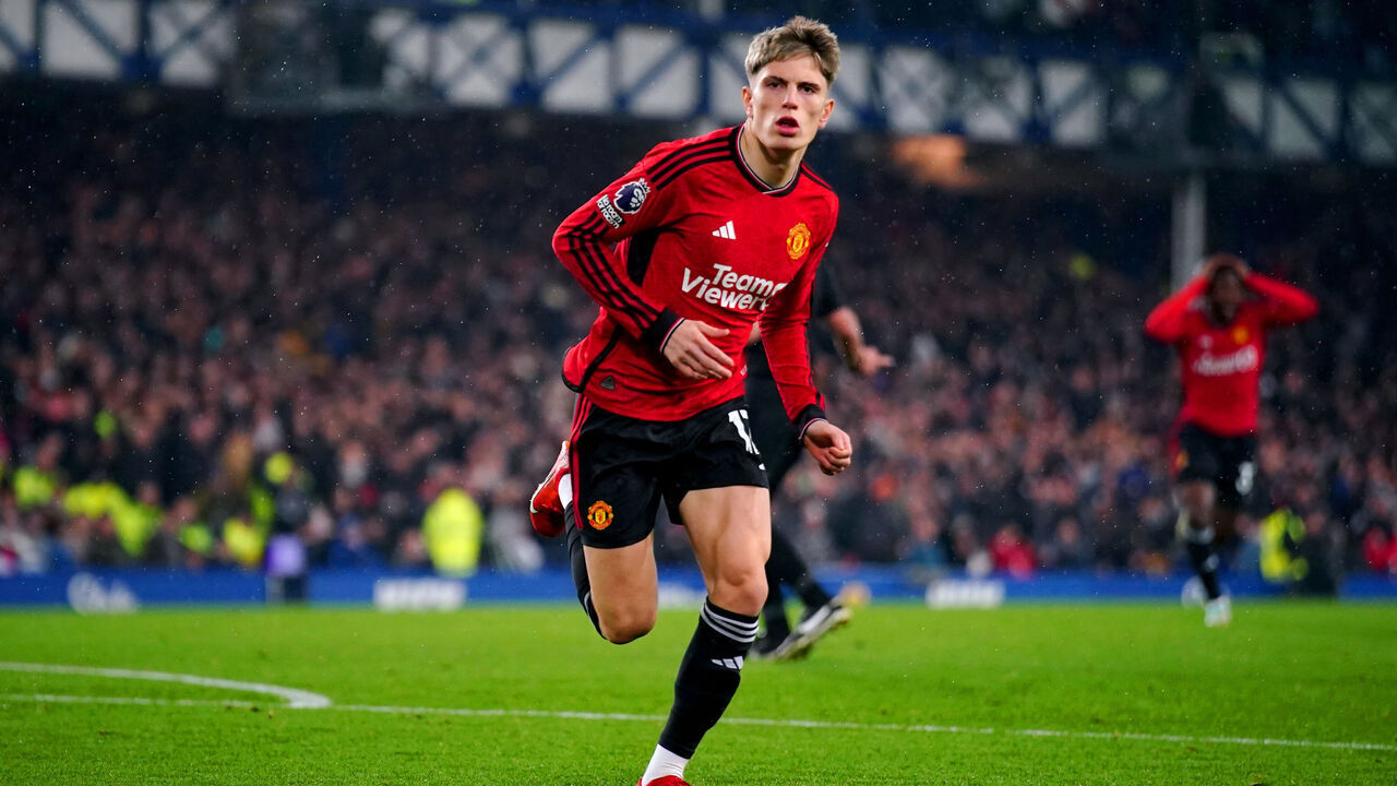 Manchester United's Alejandro Garnacho celebrates after scoring their side's first goal of the game with an overhead kick during the Premier League match at Goodison Park, Liverpool. Picture date: Sunday November 26, 2023.