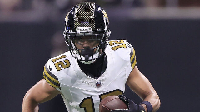 ATLANTA, GA - NOVEMBER 26: New Orleans Saints wide receiver Chris Olave (12) runs during the Week 12 NFL game between the Atlanta Falcons and the New Orleans Saints on November 26, 2023 at the Mercedes-Benz Stadium in Atlanta, Georgia.