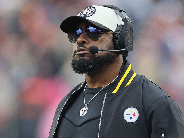 CINCINNATI, OHIO - NOVEMBER 26: Head coach Mike Tomlin of the Pittsburgh Steelers looks on during the second half of a game against the Cincinnati Bengals at Paycor Stadium on November 26, 2023 in Cincinnati, Ohio.