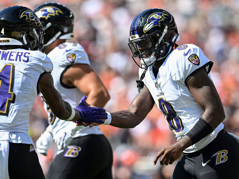 Lamar makes fun of Flowers for bouquet celebration 'That was ass