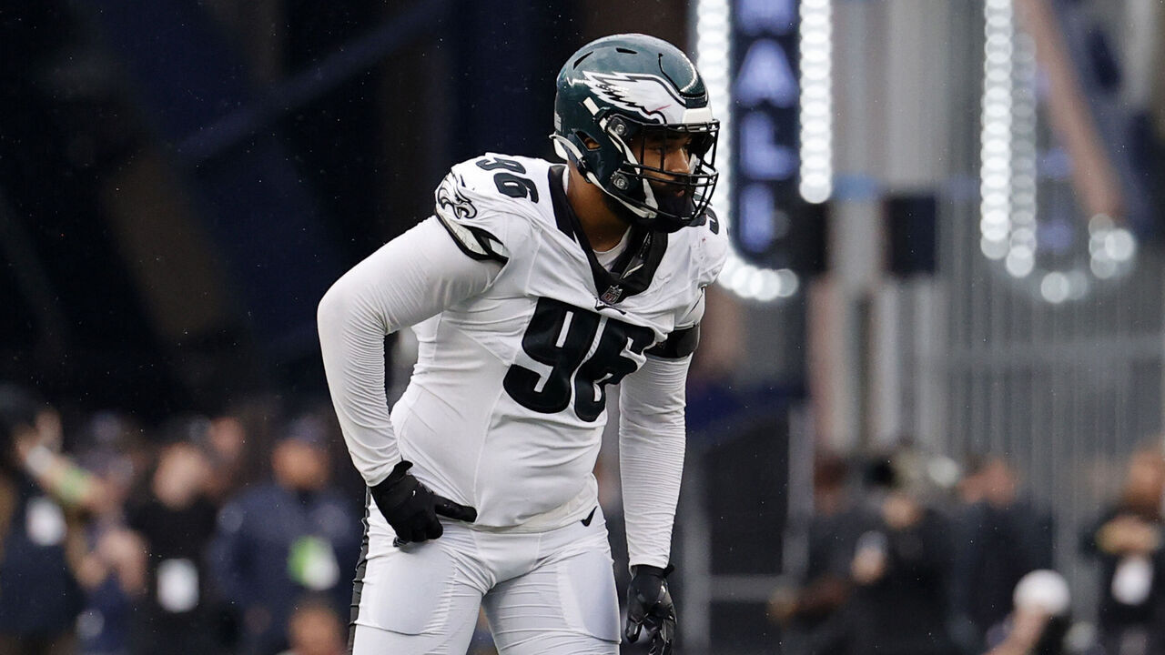 FOXBOROUGH, MA - SEPTEMBER 10: Philadelphia Eagles defensive End Derek Barnett (96) during a game between the New England Patriots and the Philadelphia Eagles on September 10, 2023, at Gillette Stadium in Foxborough, Massachusetts.