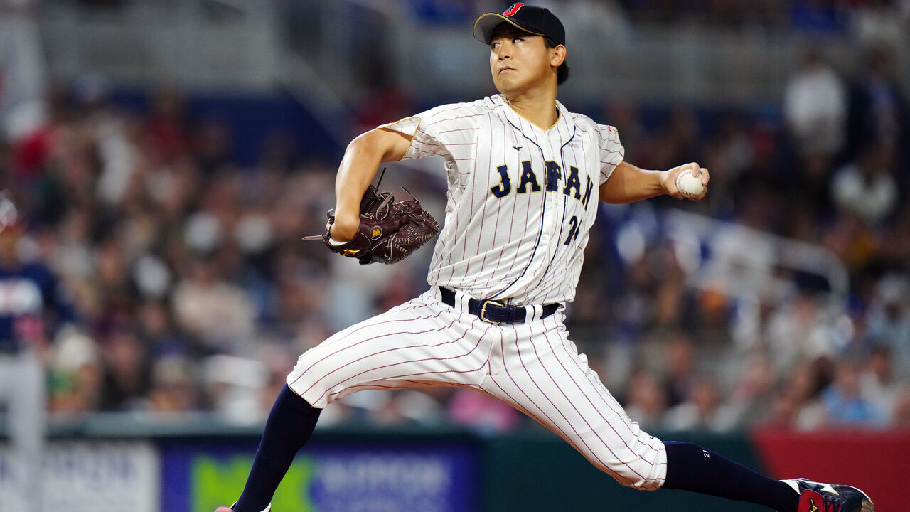 MIAMI, FL - MARCH 21: Shota Imanaga #21 of Team Japan pitches in the first inning during the 2023 World Baseball Classic Championship game between Team USA and Team Japan at loanDepot Park on Tuesday, March 21, 2023 in Miami, Florida.