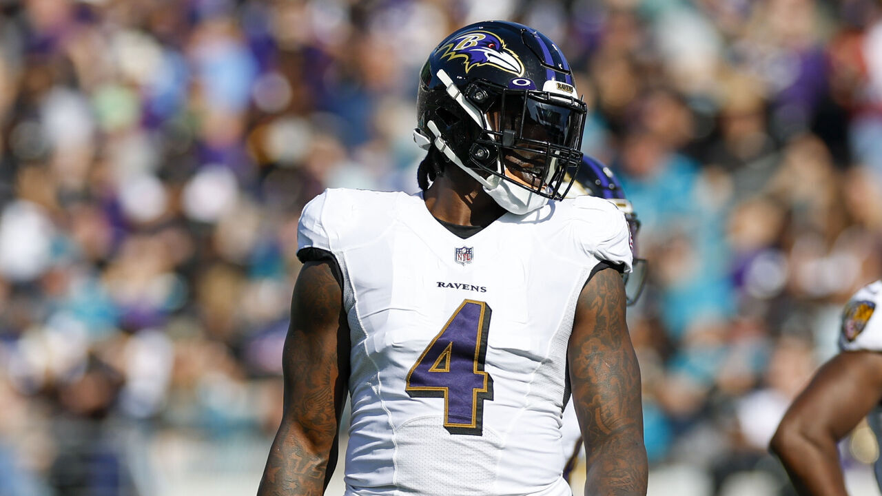JACKSONVILLE, FL - NOVEMBER 27: Baltimore Ravens linebacker Jason Pierre-Paul (4) during the game between the Baltimore Ravens and the Jacksonville Jaguars on November 27, 2022 at TIAA Bank Field in Jacksonville, Fl.