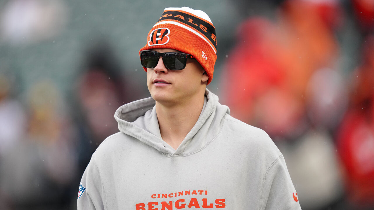 CINCINNATI, OHIO - NOVEMBER 26: Joe Burrow #9 of the Cincinnati Bengals walks across the field before the game against the Pittsburgh Steelers at Paycor Stadium on November 26, 2023 in Cincinnati, Ohio.