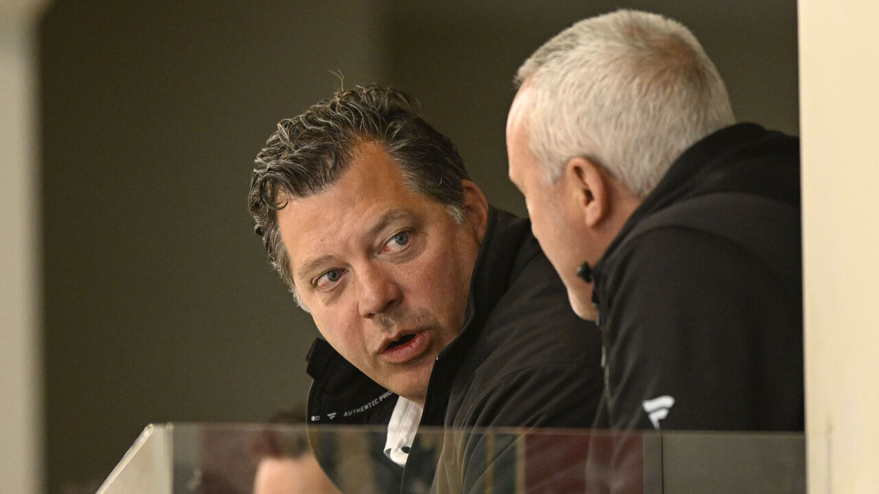 ST. PAUL, MN - JULY 07: Minnesota Will General Manger Bill Guerin chats with Minnesota Will Head Coach Dean Evason during Minnesota Wild Development Camp on July 7, 2023, at TRIA Rink in St. Paul, MN.