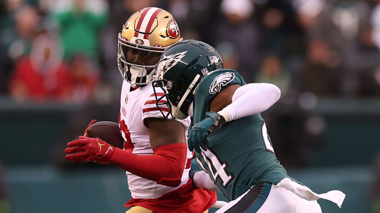 PHILADELPHIA, PENNSYLVANIA - JANUARY 29: Deebo Samuel #19 of the San Francisco 49ers makes a catch against James Bradberry #24 of the Philadelphia Eagles during the first quarter in the NFC Championship Game at Lincoln Financial Field on January 29, 2023 in Philadelphia, Pennsylvania.