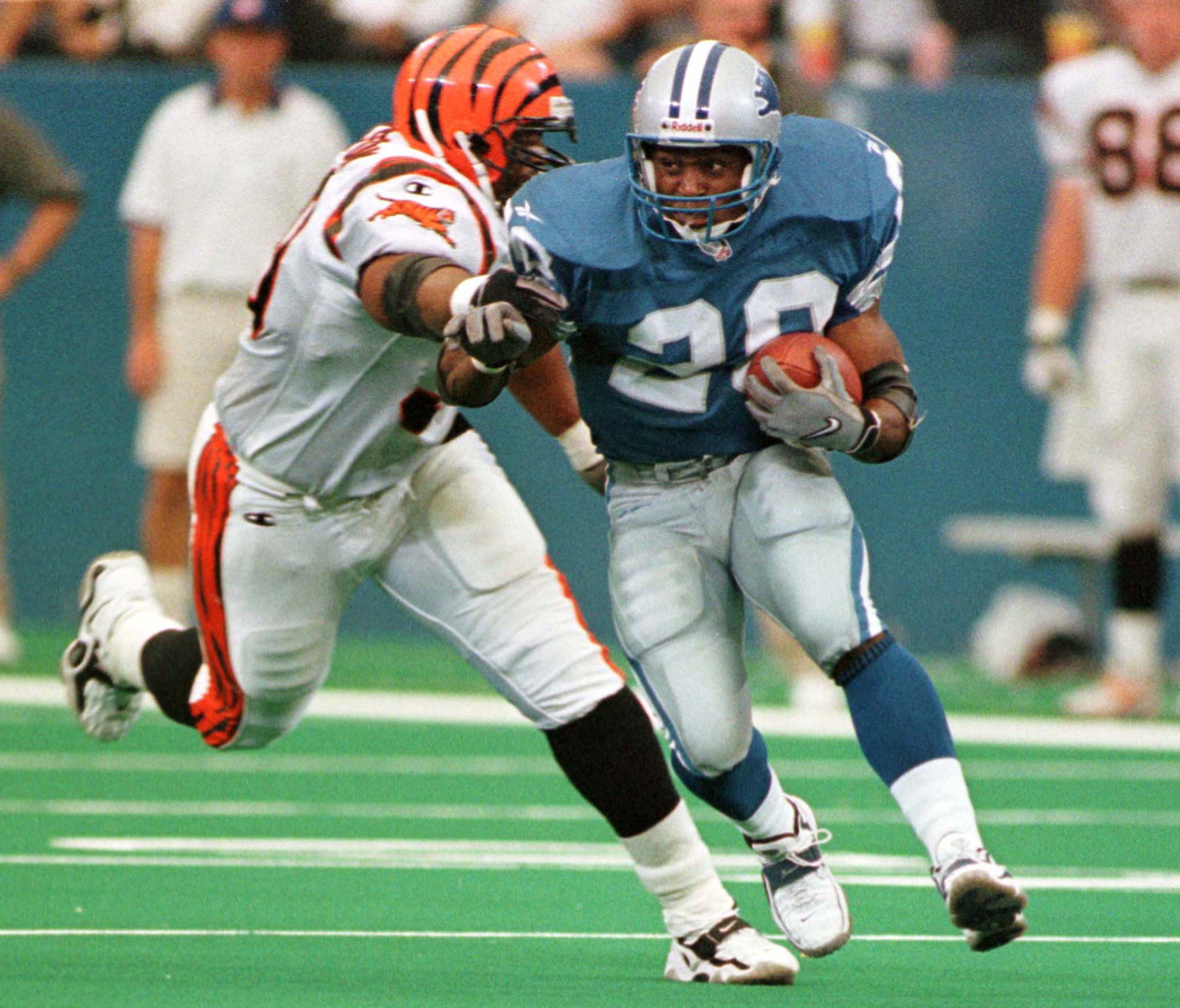 FILE-Detroit Lions Barry Sanders, left, gets a tour of the Lions