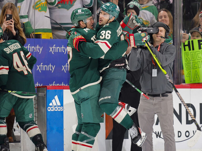 Wild snap 7-game skid with win in Hynes' debut behind bench