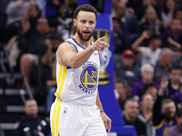 SACRAMENTO, CALIFORNIA - NOVEMBER 28: Stephen Curry #30 of the Golden State Warriors reacts after a basket in the second quarter against the Sacramento Kings during the NBA In-Season Tournament game at Golden 1 Center on November 28, 2023 in Sacramento, California.