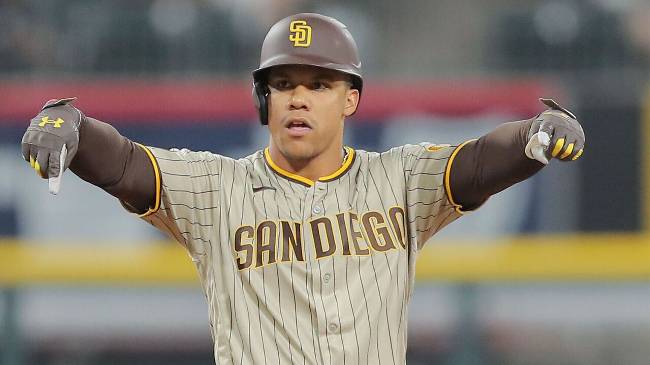 CHICAGO, IL - SEPTEMBER 30: San Diego Padres left fielder Juan Soto (22) reacts after hitting a double during a Major League Baseball game between the San Diego Padres and the Chicago White Sox on September 30, 2023 at Guaranteed Rate Field in Chicago, IL.