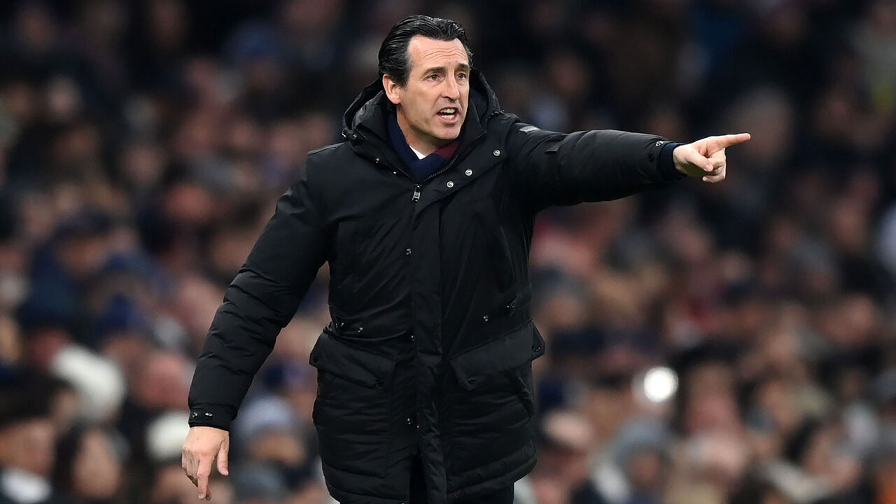 LONDON, ENGLAND - NOVEMBER 26: Unai Emery, Manager of Aston Villa points during the Premier League match between Tottenham Hotspur and Aston Villa at Tottenham Hotspur Stadium on November 26, 2023 in London, England.