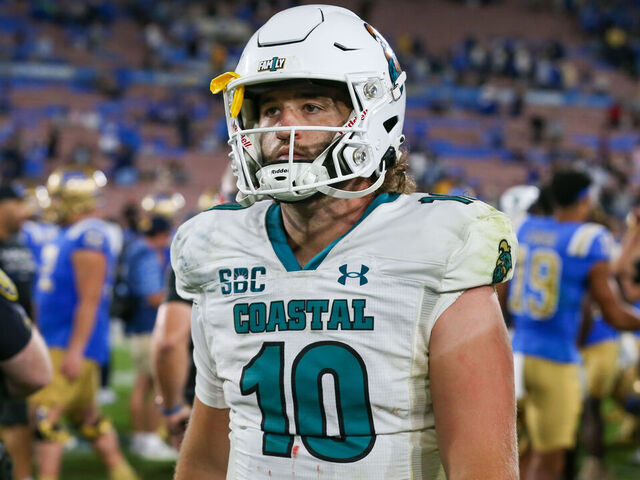 PASADENA, CA - SEPTEMBER 2: Coastal Carolina Chanticleers quarterback Grayson McCall (10) during a college football game between the Coastal Carolina Chanticleers and the UCLA Bruins on September 02, 2023, at the Rose Bowl in Pasadena, CA.