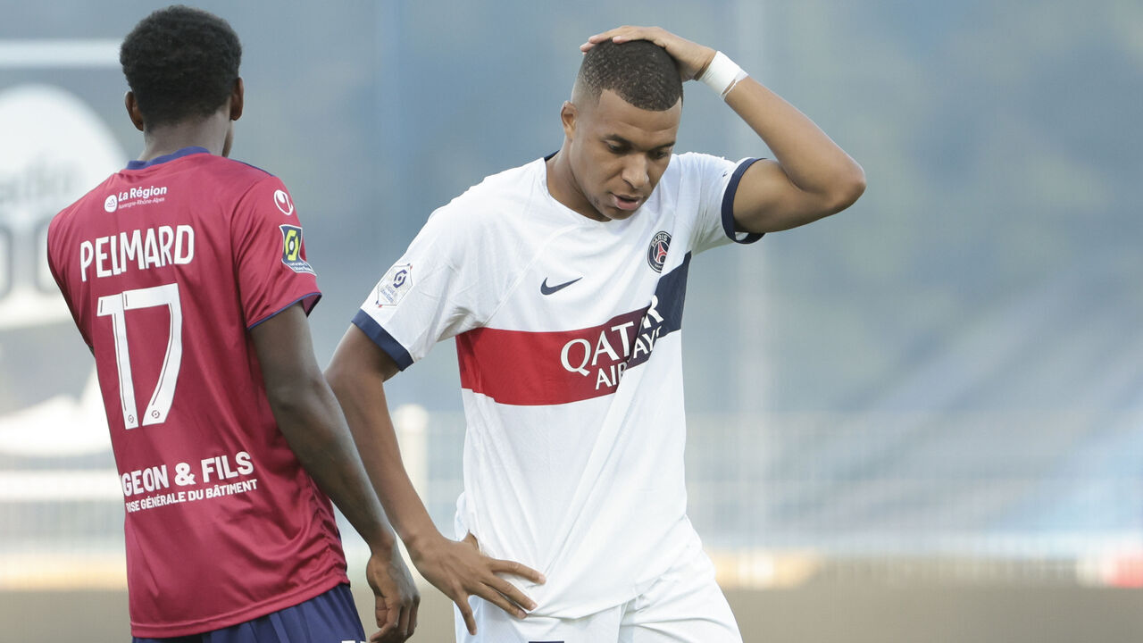 CLERMONT-FERRAND, FRANCE - SEPTEMBER 30: Kylian Mbappe of PSG reacts after missing a goal during the Ligue 1 Uber Eats match between Clermont Foot 63 and Paris Saint-Germain (PSG) at Stade Gabriel Montpied on September 30, 2023 in Clermont-Ferrand, France.