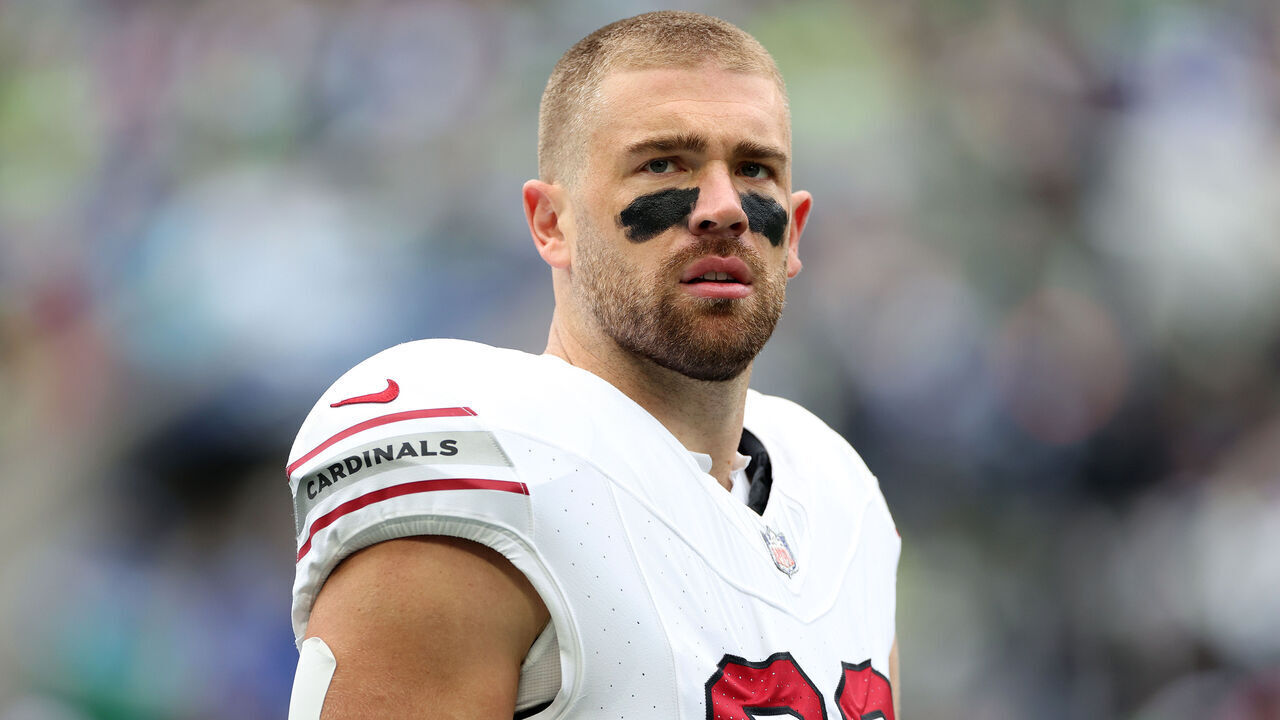 SEATTLE, WASHINGTON - OCTOBER 22: Zach Ertz #86 of the Arizona Cardinals looks on before the game against the Seattle Seahawks at Lumen Field on October 22, 2023 in Seattle, Washington.