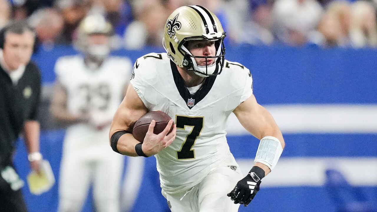 INDIANAPOLIS, INDIANA - OCTOBER 29: Taysom Hill #7 of the New Orleans Saints runs with the ball in the third quarter against the Indianapolis Colts at Lucas Oil Stadium on October 29, 2023 in Indianapolis, Indiana.