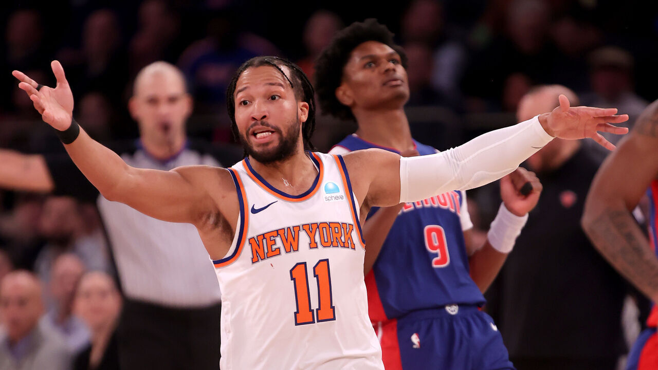 NEW YORK, NEW YORK - NOVEMBER 30: Jalen Brunson #11 of the New York Knicks reacts to a call in the first quarter against the Detroit Pistons at Madison Square Garden on November 30, 2023 in New York City.