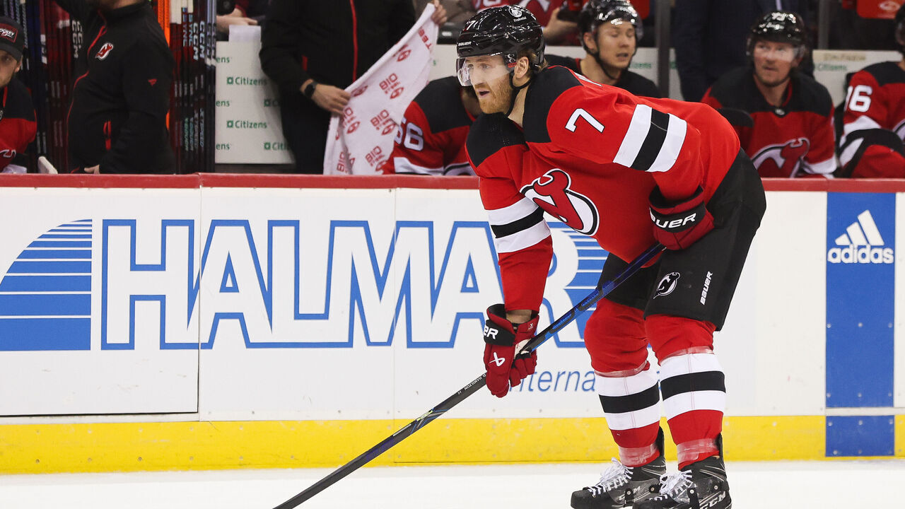 NEWARK, NJ - NOVEMBER 18: New Jersey Devils defenseman Dougie Hamilton (7) looks on during a game between the New York Rangers and New Jersey Devils on November 18, 2023 at Prudential Center in the Newark, New Jersey.