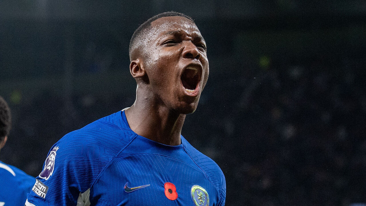 LONDON, ENGLAND - NOVEMBER 6: Moises Caicedo of Chelsea FC celebrates after scoring a goal ( later disallowed by var decision) during the Premier League match between Tottenham Hotspur and Chelsea FC at Tottenham Hotspur Stadium on November 6, 2023 in London, England.