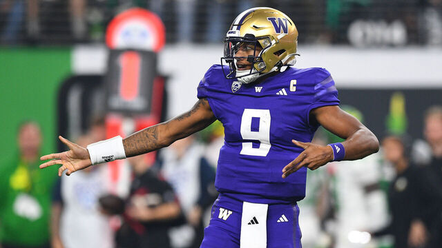 LAS VEGAS, NV - DECEMBER 01: Washington Huskies quarterback Michael Penix Jr. (9) celebrates after a pass pass during the Pac-12 Conference championship game between the Oregon Ducks and the Washington Huskies on December 1, 2023 at Allegiant Stadium in Las Vegas, Nevada.